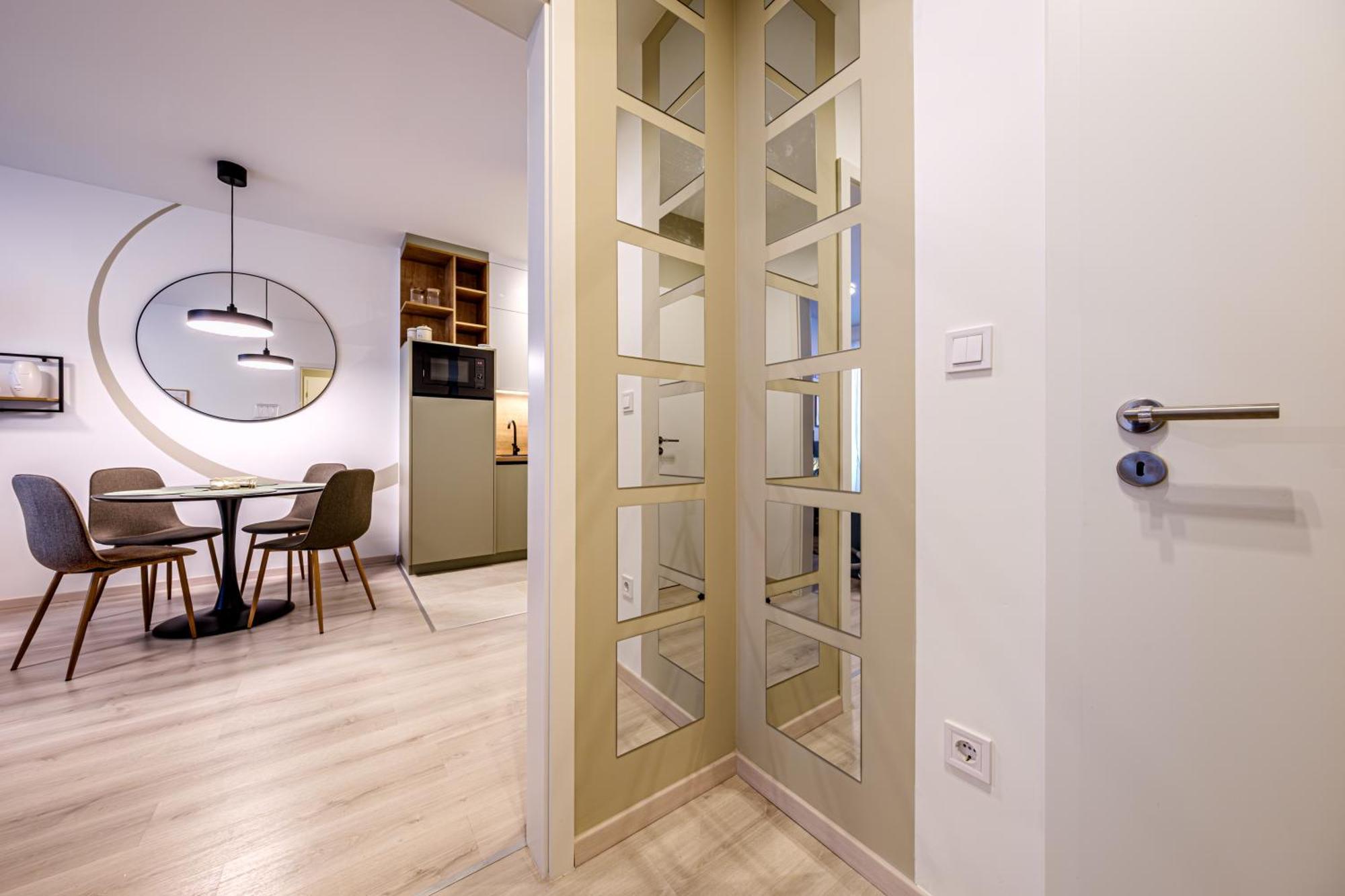 Design Near Park With Free Parking דירה *
